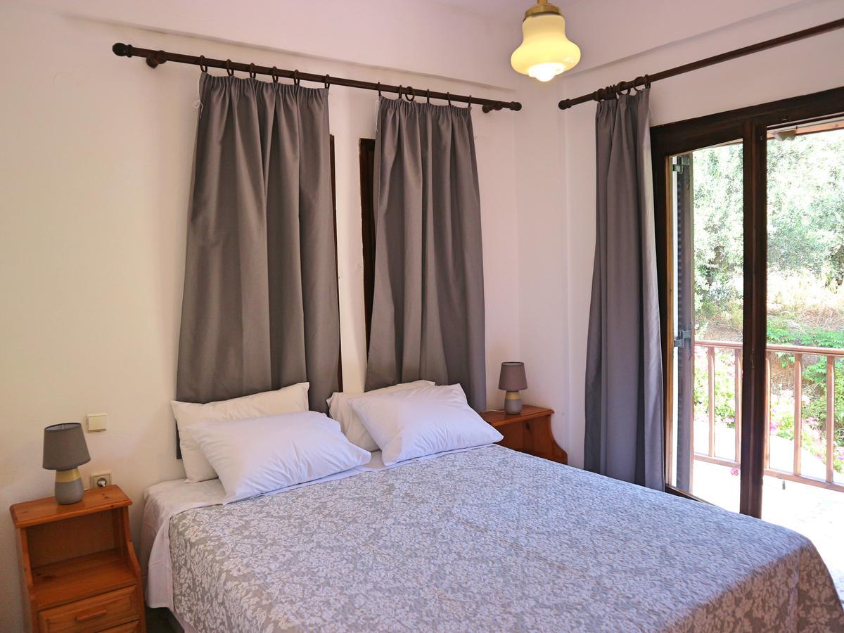Oliaria Apartments ปลาเตเนียส ภายนอก รูปภาพ