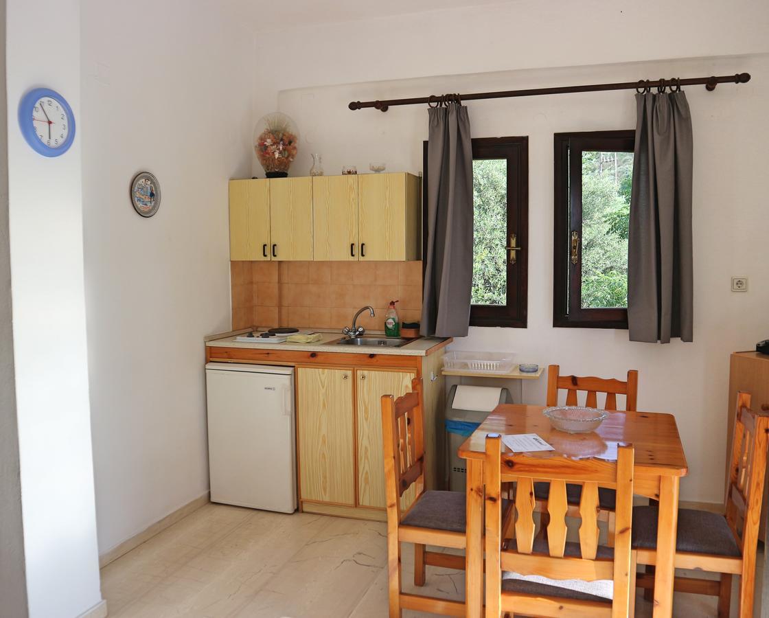 Oliaria Apartments ปลาเตเนียส ภายนอก รูปภาพ